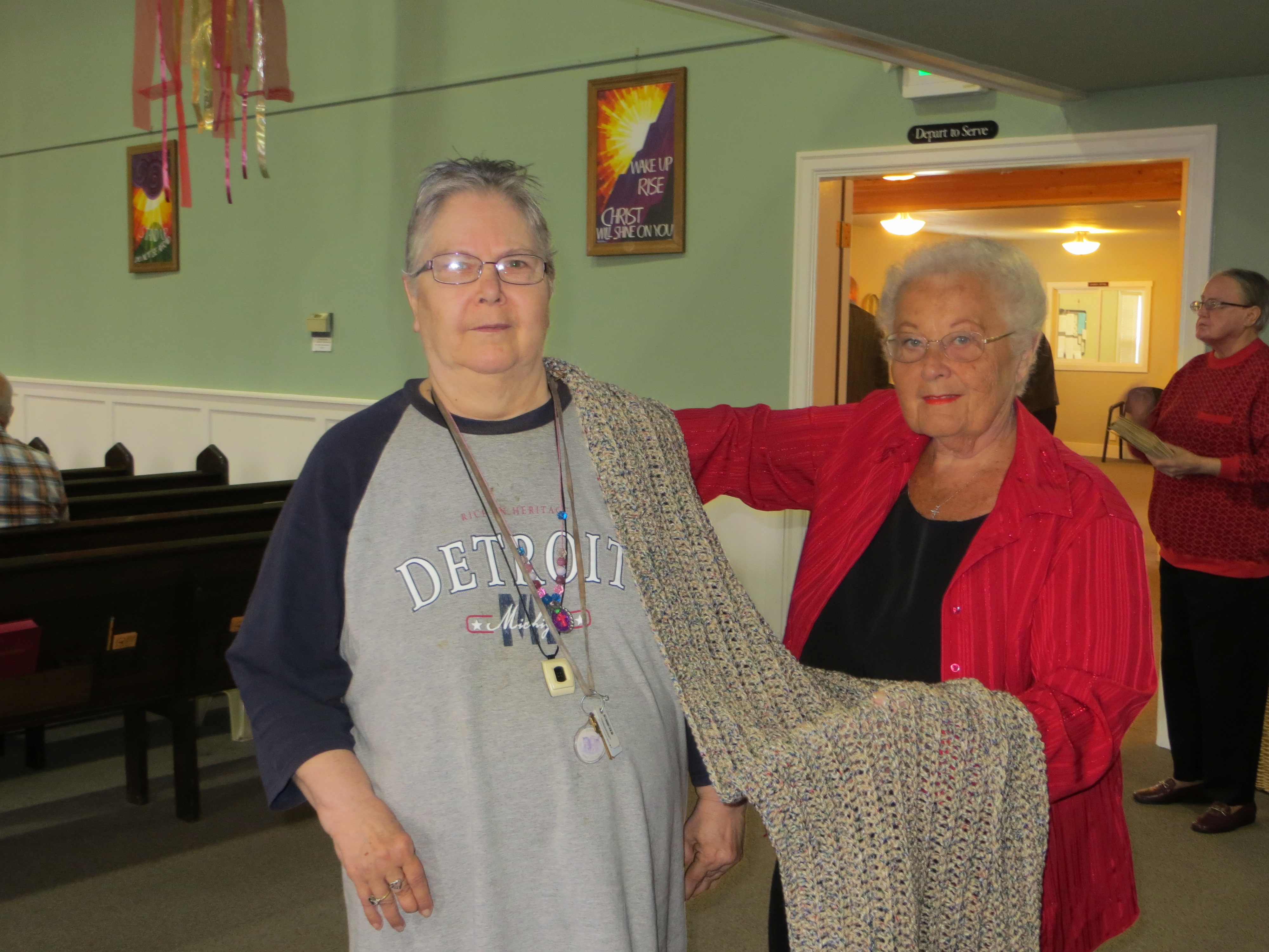 Ellie Sewell donates Shawl to Ministry